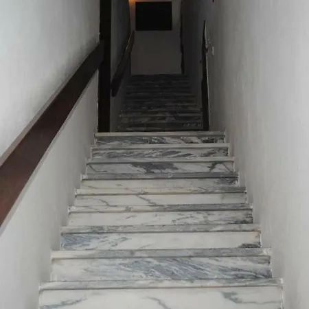 Apartment Alfama With Private Garden Lissabon