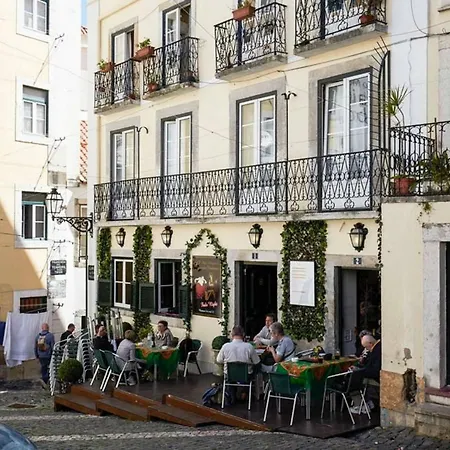 Apartment Alfama With Private Garden Lissabon