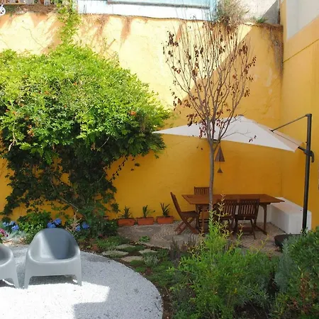 Alfama With Private Garden Apartment *