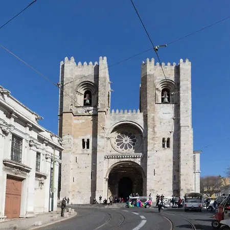 Alfama With Private Garden