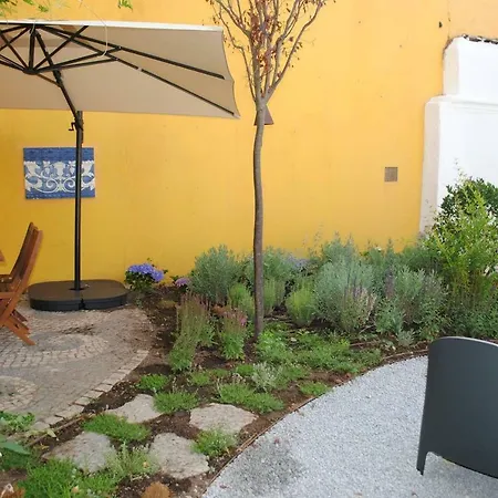 Alfama With Private Garden *