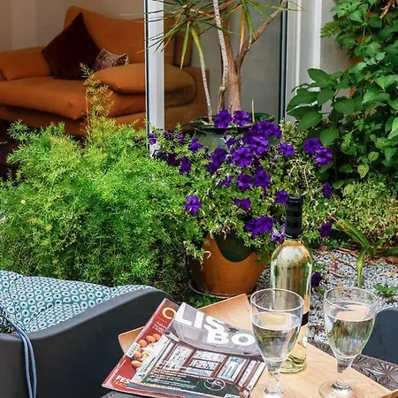 Alfama With Private Garden Appartamento